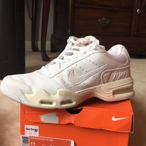 Brand new nike air monarch III tennis shoes